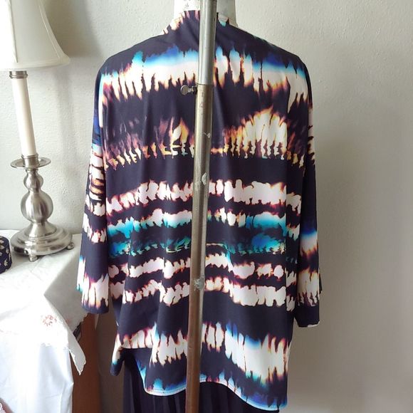 Lucy Activewear Unhindered Wrap Multi Fire Dance - Picture 10 of 15